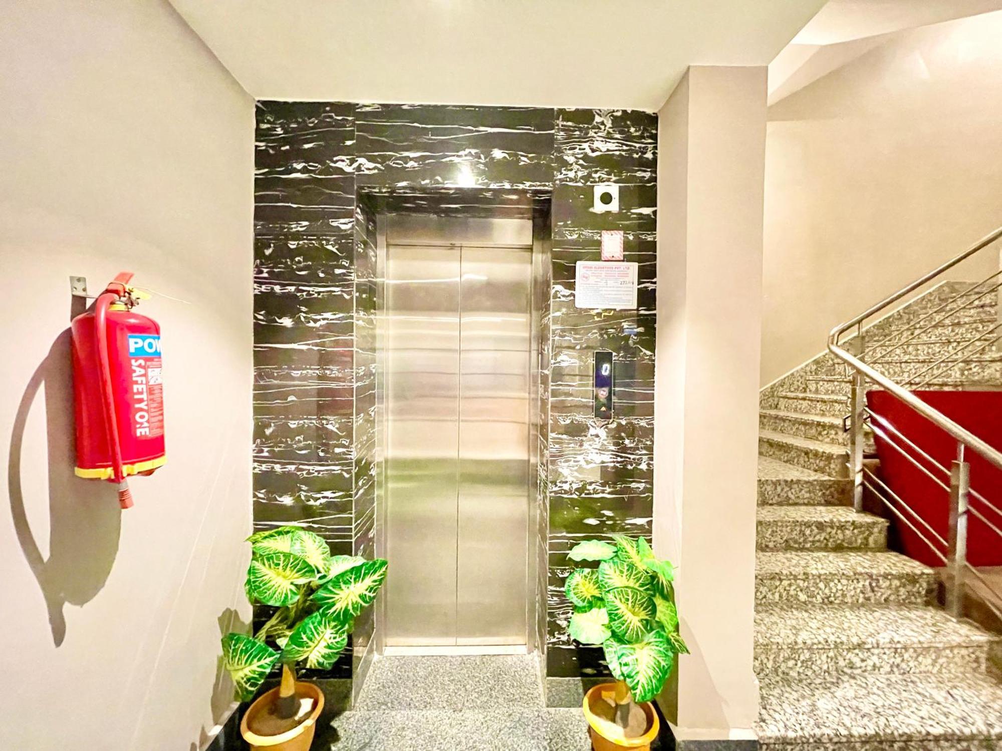 Hotel Rb International ! Puri Near-Sea-Beach-And-Temple Fully-Air-Conditioned-Hotel With-Lift-And-Card Payment Accepted-Parking-Facility, Best Hotel In Purí Exteriér fotografie