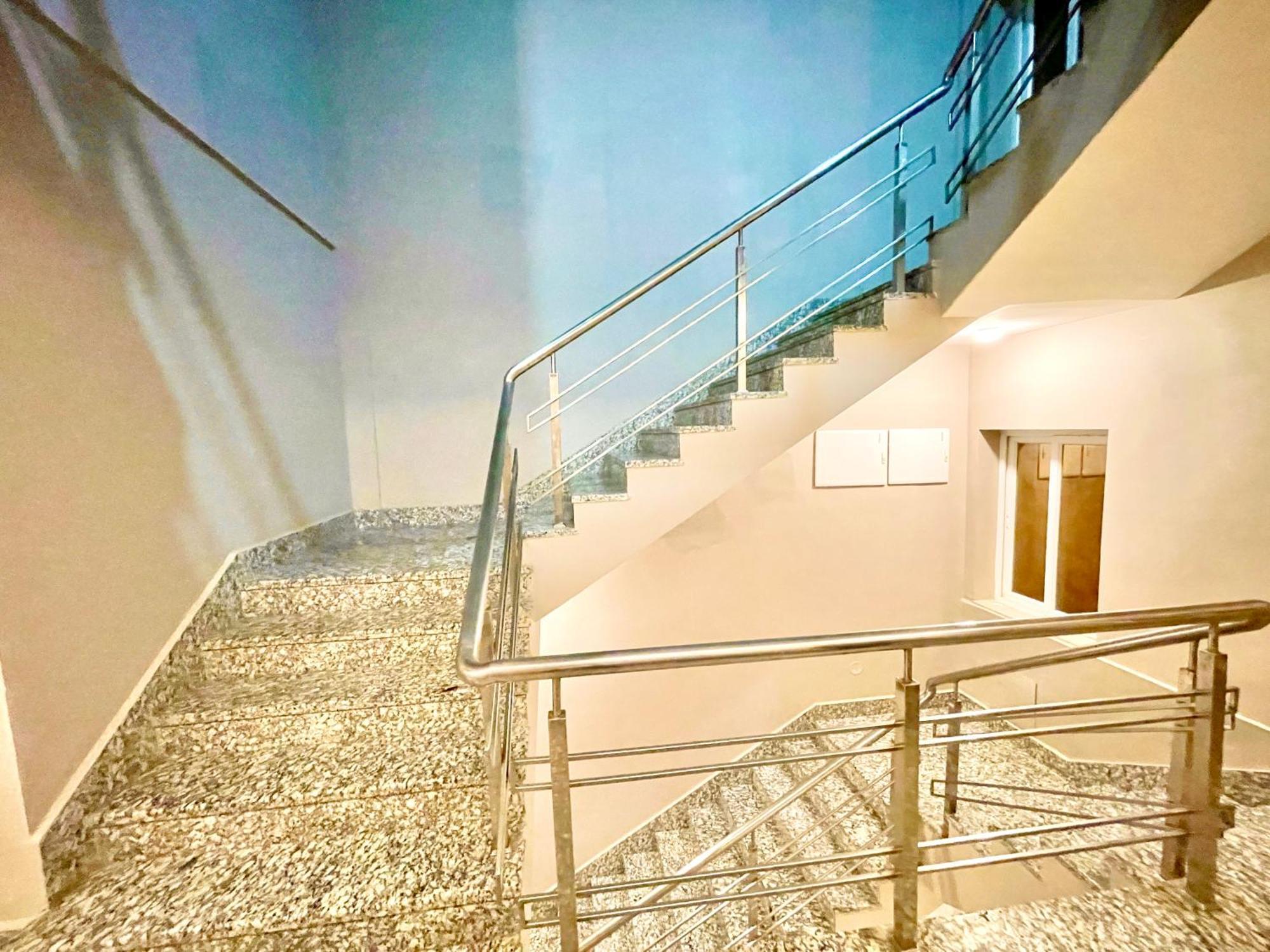 Hotel Rb International ! Puri Near-Sea-Beach-And-Temple Fully-Air-Conditioned-Hotel With-Lift-And-Card Payment Accepted-Parking-Facility, Best Hotel In Purí Exteriér fotografie