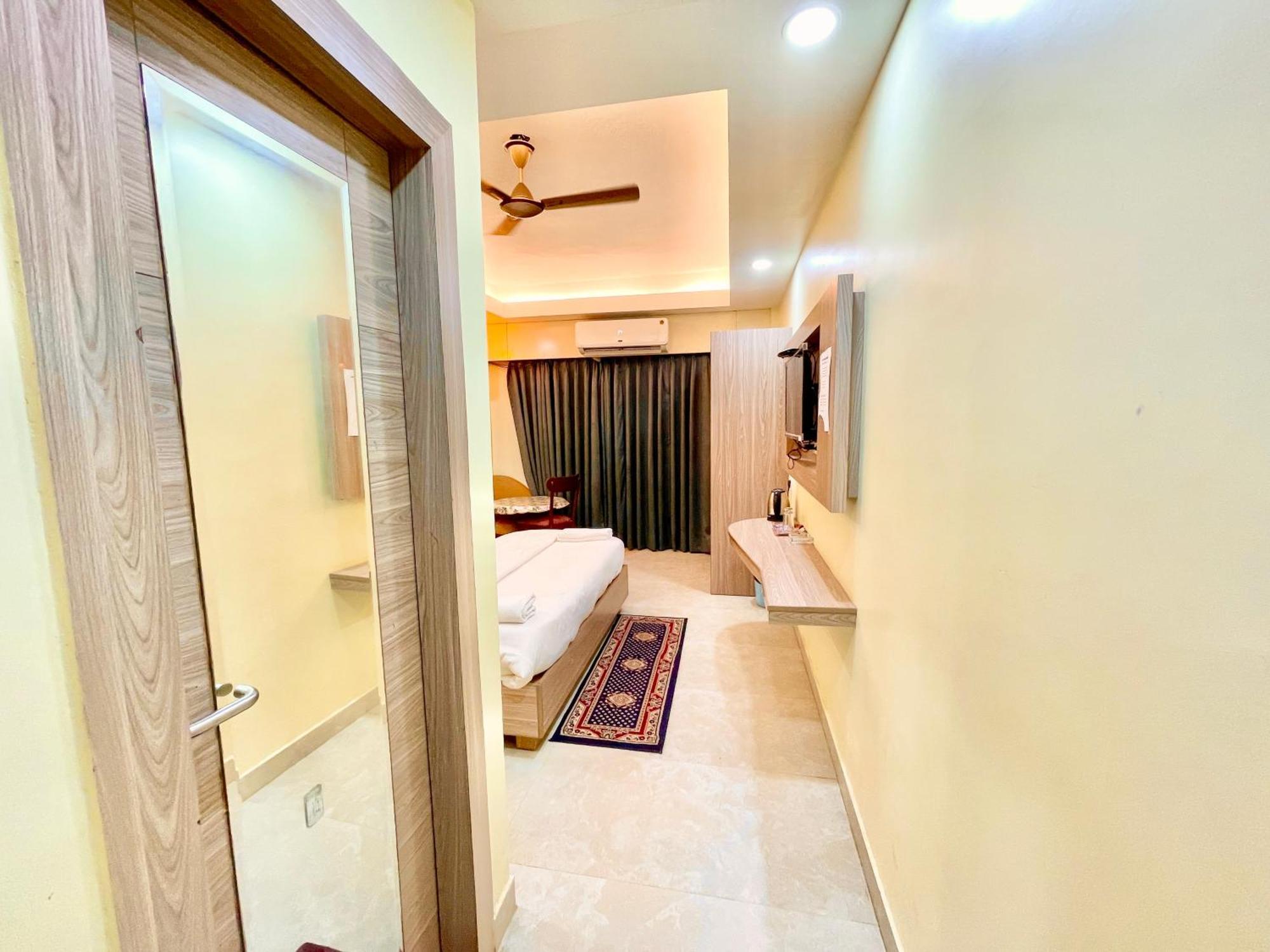 Hotel Rb International ! Puri Near-Sea-Beach-And-Temple Fully-Air-Conditioned-Hotel With-Lift-And-Card Payment Accepted-Parking-Facility, Best Hotel In Purí Exteriér fotografie